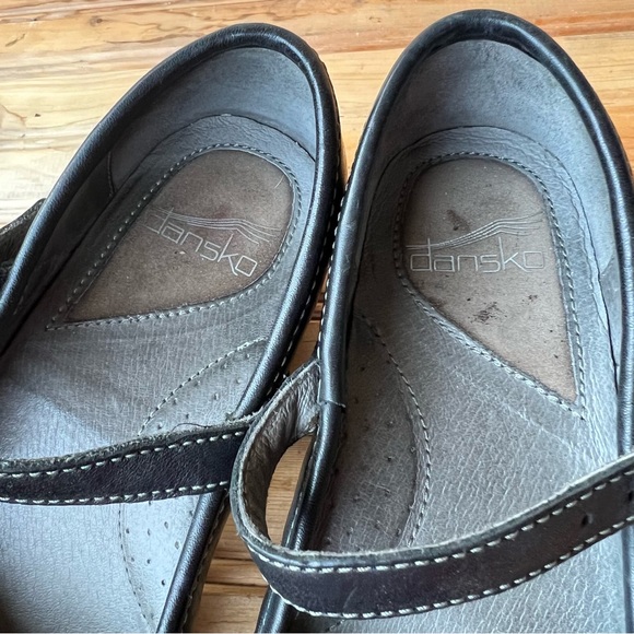 DANSKO Savanna Embossed Brown Leather
Mary Jane Clogs Sz 7 - Picture 13 of 13